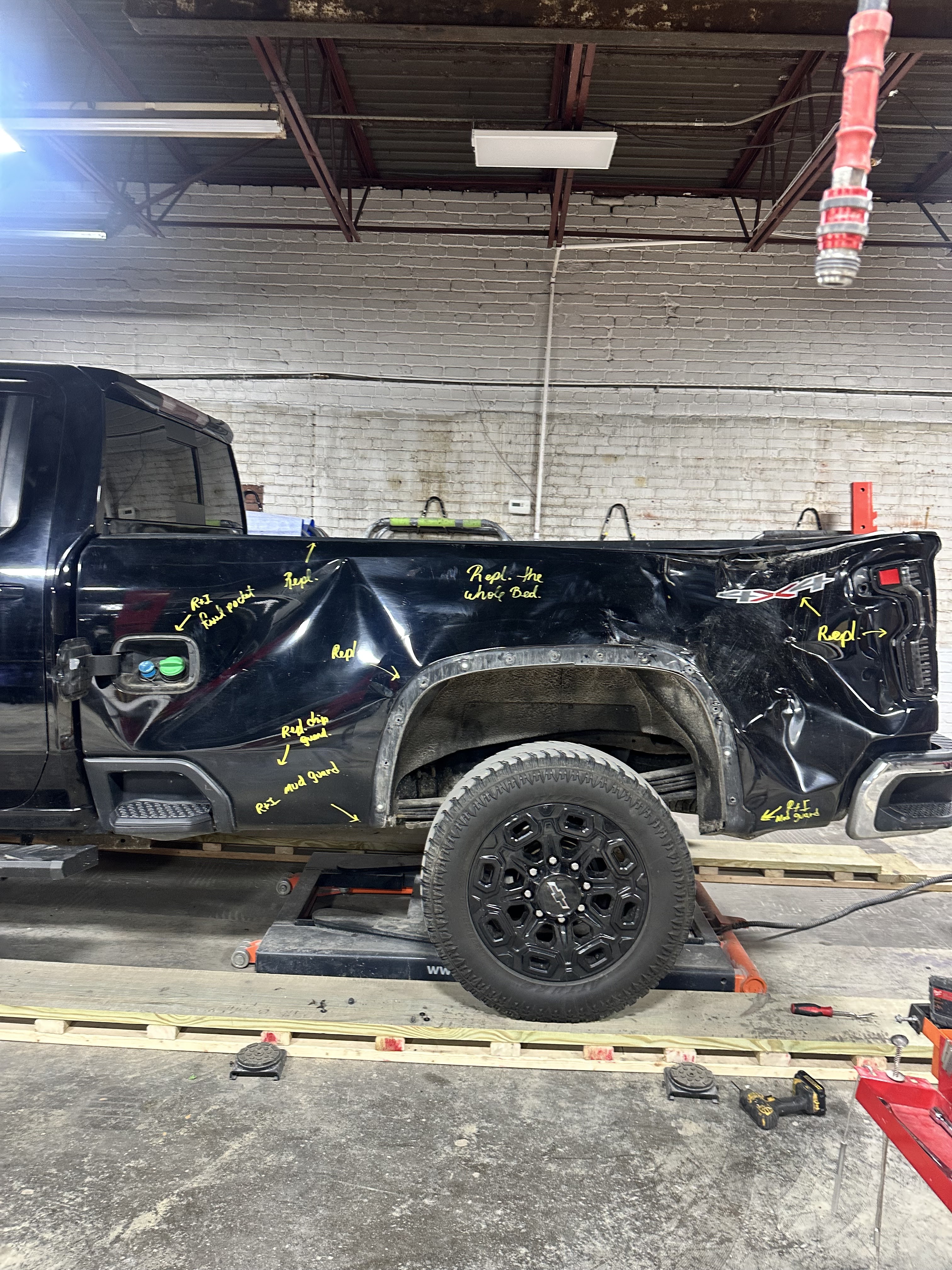 Mechas Auto Body, LLC