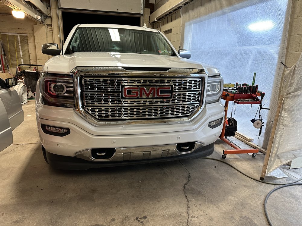 Mechas Auto Body, LLC