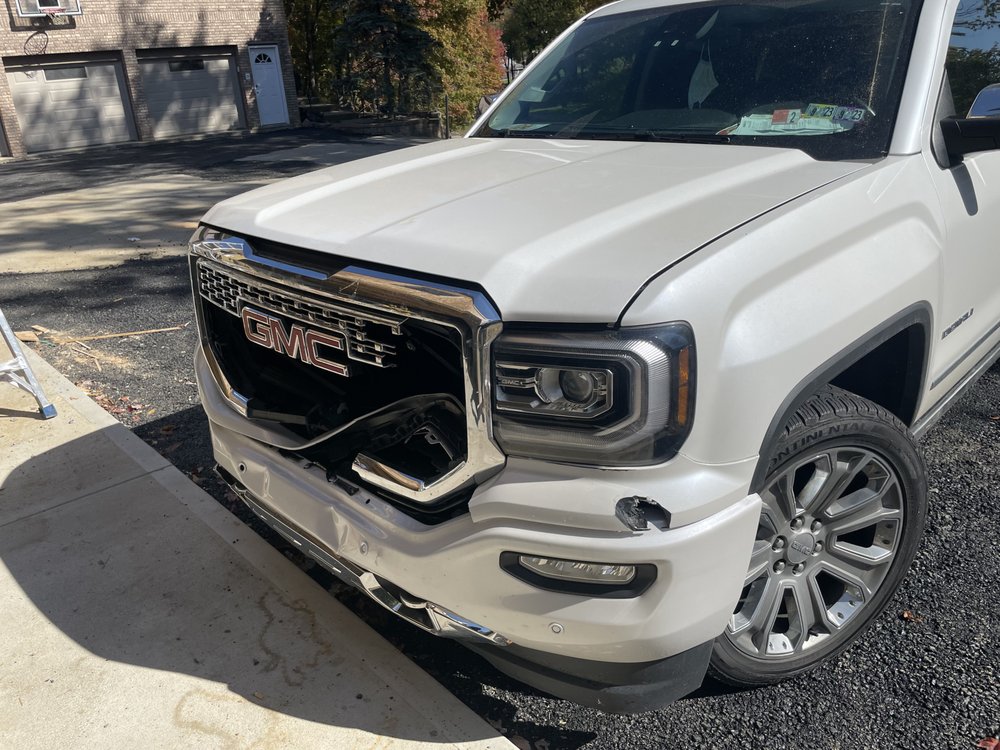 Mechas Auto Body, LLC